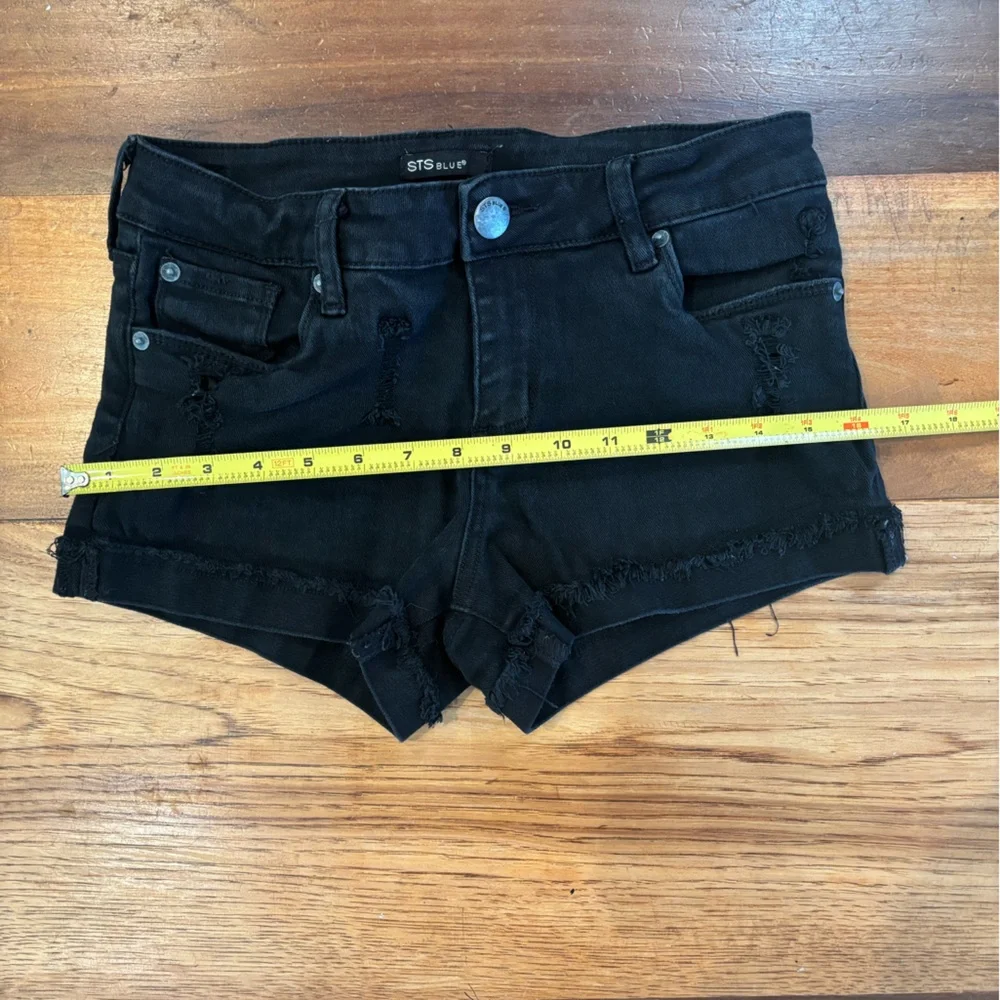 STS Blue Mid Rise Distressed Cuffed Stretch Jean Shorts Black Size 26 Stretch - Picture 6 of 7